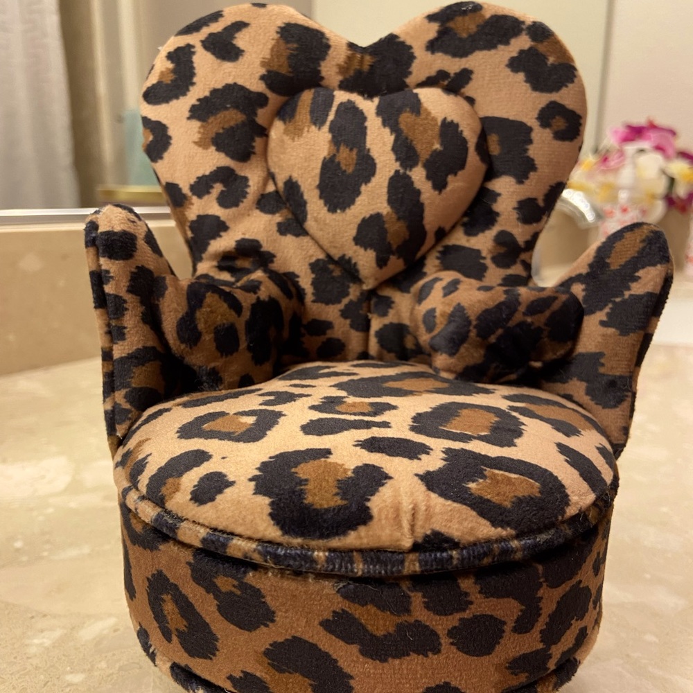 Leopard KEEPSAKE Mirrored Heart Chair Jewelry Box